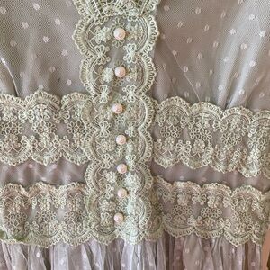 Elegant Lace womansDress in Cream